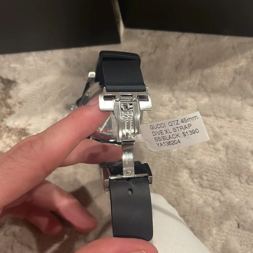 NWT GUCCI DIVE XL 45MM QUARTZ WATCH